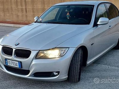 Usata BMW 318 143 CV (105 kW) 2009 Grigio Berlina