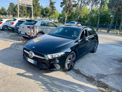 Usata Mercedes A180 116 CV (85 kW) 2020 Nero Berlina