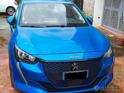 Usata Peugeot e-208 Allure 100 kW (136 CV) 2021 Blu Utilitaria