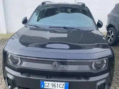 Ny Renault 4 E-Tech Komfort 77 kW (106 HK) 2025 Svart SUV