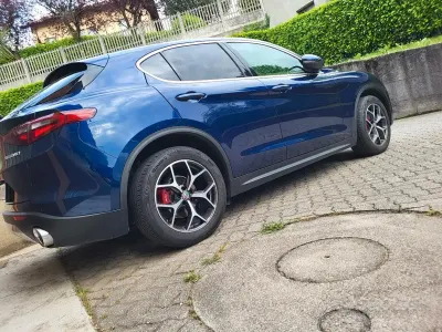 Usata Alfa Romeo Stelvio 190 CV (139 kW) 2019 Blu SUV
