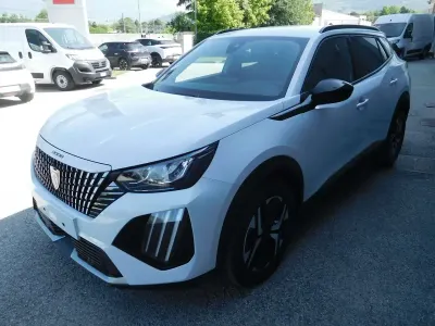 Usata Peugeot 2008 Allure 102 CV (75 kW) 2025 Bianco SUV