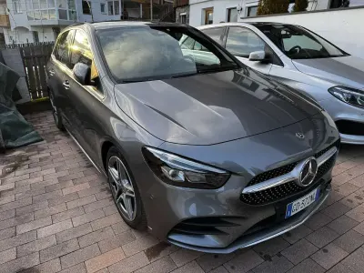 Usata Mercedes B200 AMG line 150 CV (110 kW) 2021 Grigio Utilitaria
