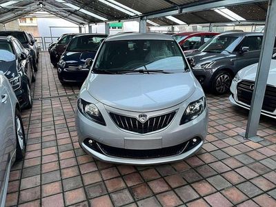 Usata Lancia Ypsilon Silver 69 CV (50 kW) 2021 Argento Utilitaria
