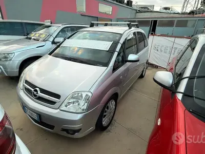 Usata Opel Meriva Cosmo 90 CV (66 kW) 2009 Grigio Monovolume