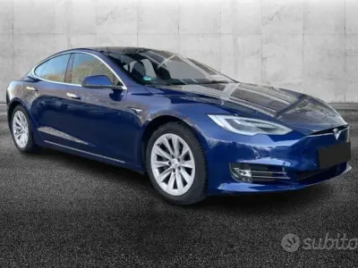 Usata Tesla Model S Long Range AWD 217 kW (296 CV) 2020 Blu/azzurro Utilitaria