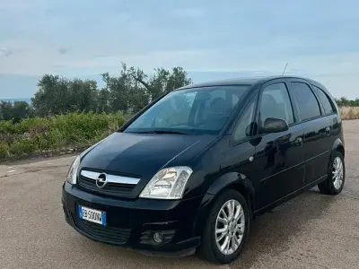 Usata Opel Meriva 101 CV (74 kW) 2010 Nero Monovolume