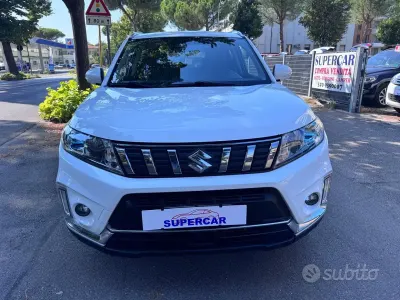 Usata Suzuki Vitara 140 CV (102 kW) 2020 Bianco SUV