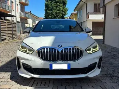 Usata BMW 116 M Sport 116 CV (85 kW) 2020 Bianco Utilitaria