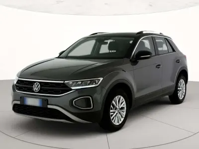 Usata VW T-Roc Life 116 CV (85 kW) 2025 Indium grey metallizzato nero SUV