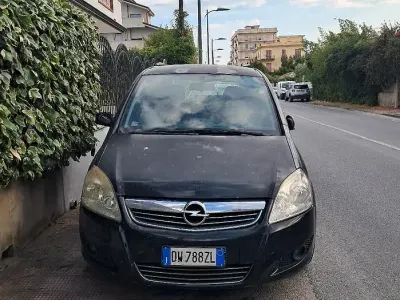 Usata Opel Zafira 110 CV (80 kW) 2009 Nero Monovolume