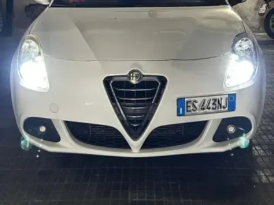 Usata Alfa Romeo Giulietta Progression 105 CV (77 kW) 2013 Bianco Utilitaria