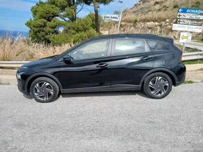 Käytetty Hyundai Bayon 84 HP (61 kW) 2022 Musta Katumaasturi