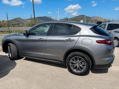 Occasion Alfa Romeo Stelvio 210 ch (154 kW) 2017 Gris SUV