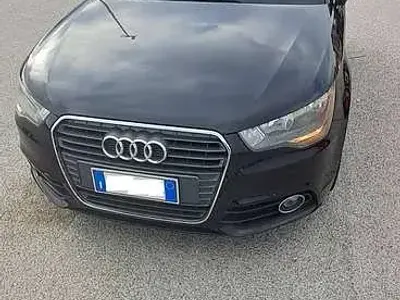 Usata Audi A1 Sportback Ambition 90 CV (66 kW) 2012 Nero Utilitaria