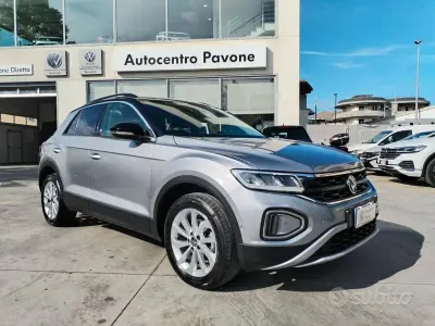 Usata VW T-Roc Pro 116 CV (85 kW) 2024 Pyrit grey met. / nero SUV