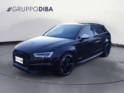 Käytetty Audi RS3 Sportback Comfort 400 HP (294 kW) 2019 Musta Viistoperä