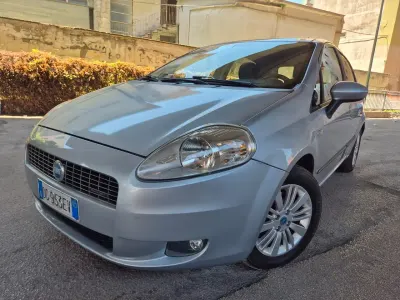 Usata Fiat Grande Punto 90 CV (66 kW) 2008 Grigio Utilitaria