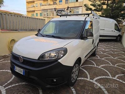 Usata Fiat Doblò Lounge 120 CV (88 kW) 2021 Bianco Monovolume