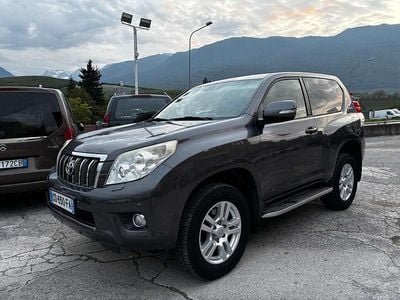 Usata Toyota Land Cruiser Anniversary 190 CV (139 kW) 2012 Grigio SUV