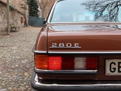 Occasion Mercedes E280 108 ch (79 kW) 1976 Marron Berline