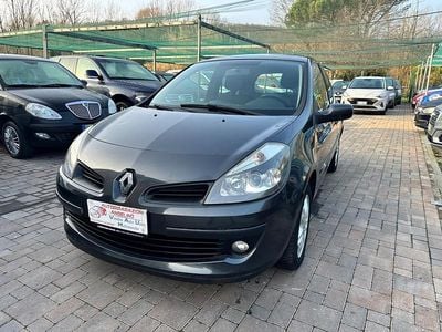 Usata Renault Clio II 75 CV (55 kW) 2006 Grigio Berlina