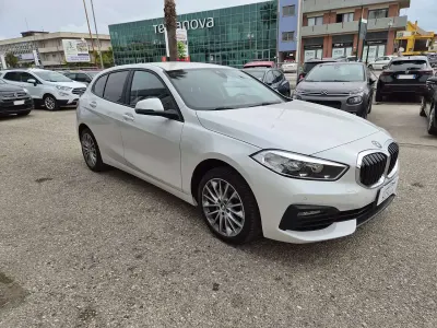 Usata BMW 116 Advantage 116 CV (85 kW) 2021 Bianco Utilitaria