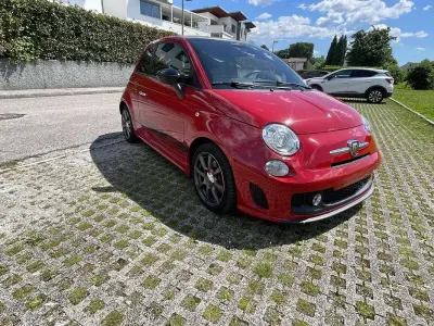 Usata Abarth 595C 140 CV (102 kW) 2011 Rosso Cabrio