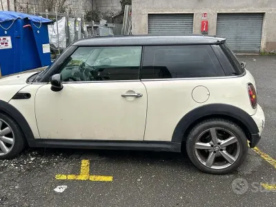 Usata Mini Cooper 109 CV (80 kW) 2007 Marrone Utilitaria