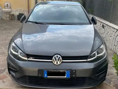 Usata VW Golf VII Sportline 116 CV (85 kW) 2018 Grigio Berlina