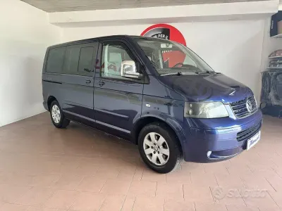 Usata VW Multivan Comfortline 174 CV (127 kW) 2004 Blu Monovolume