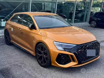 Usata Audi RS3 Sportback 400 CV (294 kW) 2024 Arancione Utilitaria