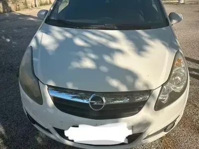 Usata Opel Corsa 75 CV (55 kW) 2010 Bianco Utilitaria