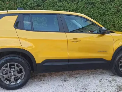 Usata Jeep Avenger 101 CV (74 kW) 2023 Giallo SUV