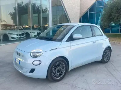 Usata Fiat 500e Icon 42 kW (58 CV) 2021 Blu Berlina