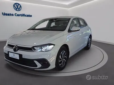 Usata VW Polo Life 80 CV (58 kW) 2023 Ascot grey Utilitaria
