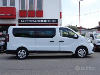 Begagnad Renault Trafic 120 HK (88 kW) 2018 Grå Minibuss