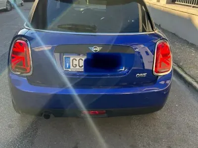 Usata Mini Cooper 102 CV (75 kW) 2020 Blu Utilitaria