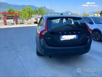 Usata Volvo V60 115 CV (84 kW) 2011 Grigio Station wagon