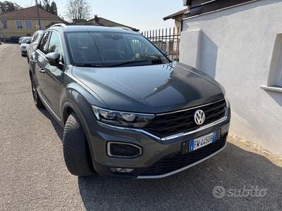 Usata VW T-Roc 150 CV (110 kW) 2019 Grigio SUV