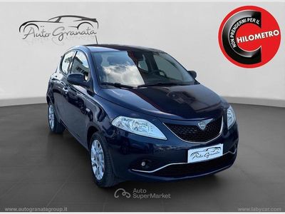 Usata Lancia Ypsilon Gold 69 CV (50 kW) 2016 Blu Utilitaria