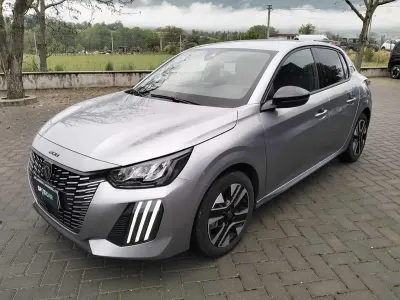 Usata Peugeot 208 Allure 101 CV (74 kW) 2025 Grigio Utilitaria