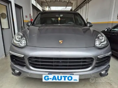 Usata Porsche Cayenne 250 CV (183 kW) 2015 Grigio SUV