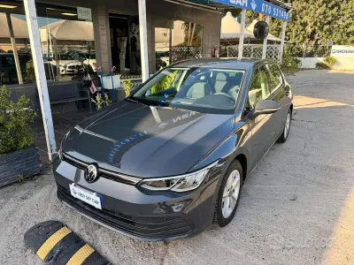 Begagnad VW Golf VII Style 116 HK (85 kW) 2021 Grå Halvkombi