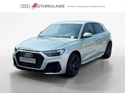 Usata Audi A1 Sportback S-Line 116 CV (85 kW) 2025 Argento cavo metallizzato Utilitaria