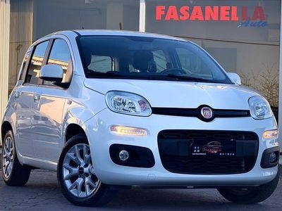 Usata Fiat Panda Lounge 69 CV (50 kW) 2017 Bianco Utilitaria