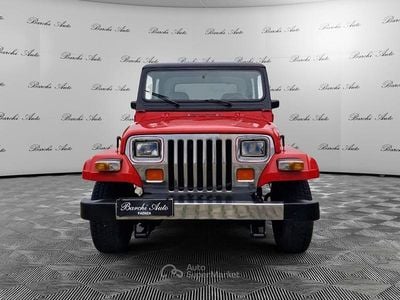 Usata Jeep Wrangler Laredo 103 CV (75 kW) 1991 Rosso SUV
