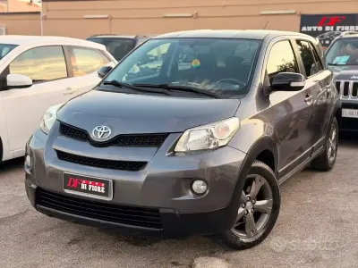 Usata Toyota Urban Cruiser Luxury 90 CV (66 kW) 2010 Grigio Utilitaria