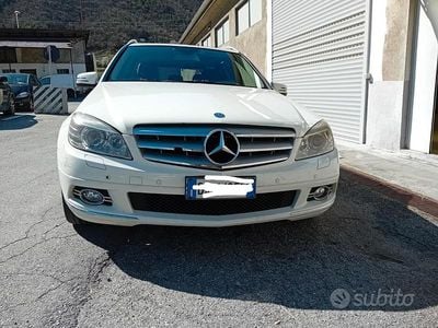 Usata Mercedes 220 150 CV (110 kW) 2009 Bianco Station wagon
