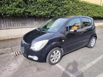 Usata Opel Agila 65 CV (47 kW) 2008 Nero Utilitaria